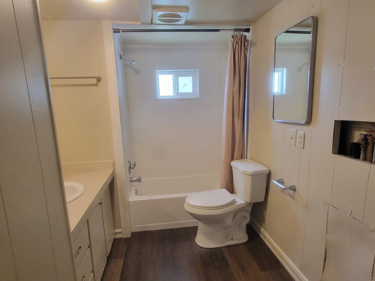 1317 E Elgin St - Photo 7 of 7