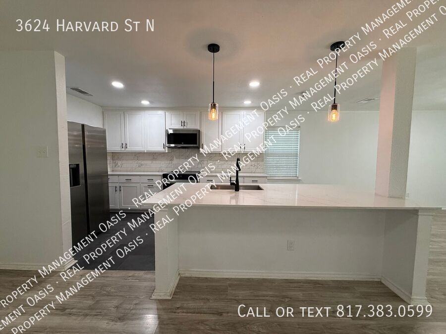 3624 Harvard St N - Photo 2 of 11