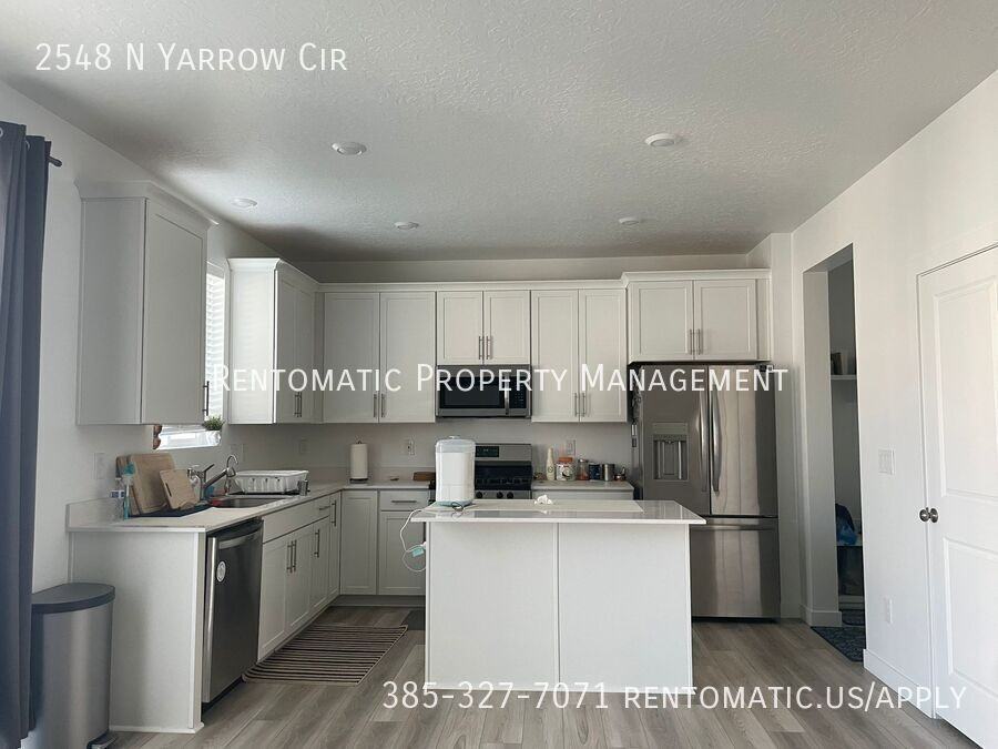 2548 N Yarrow Cir - Photo 2 of 32