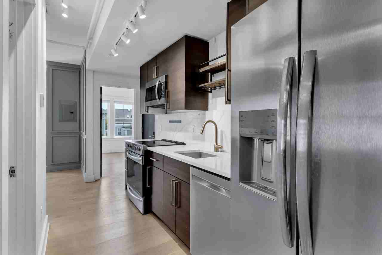 182 Waterman St #2D - Photo 5 of 22