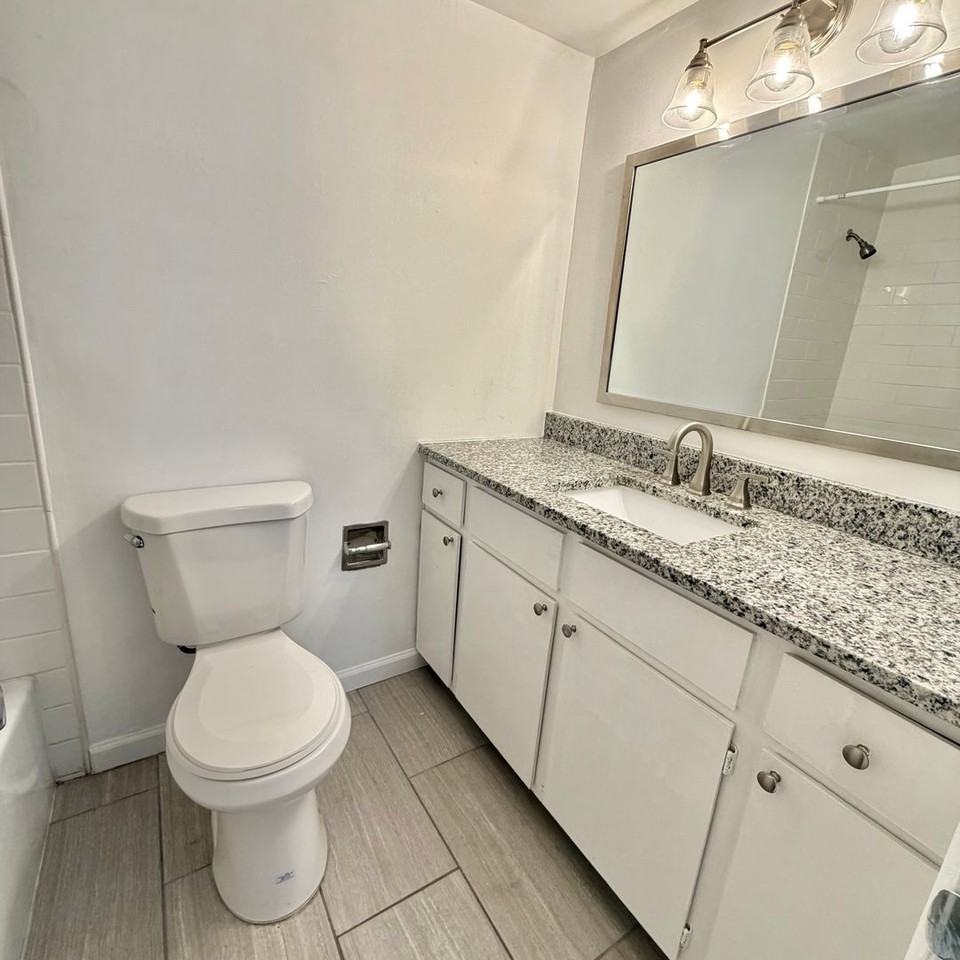 334 S Broadway #15 - Photo 3 of 6