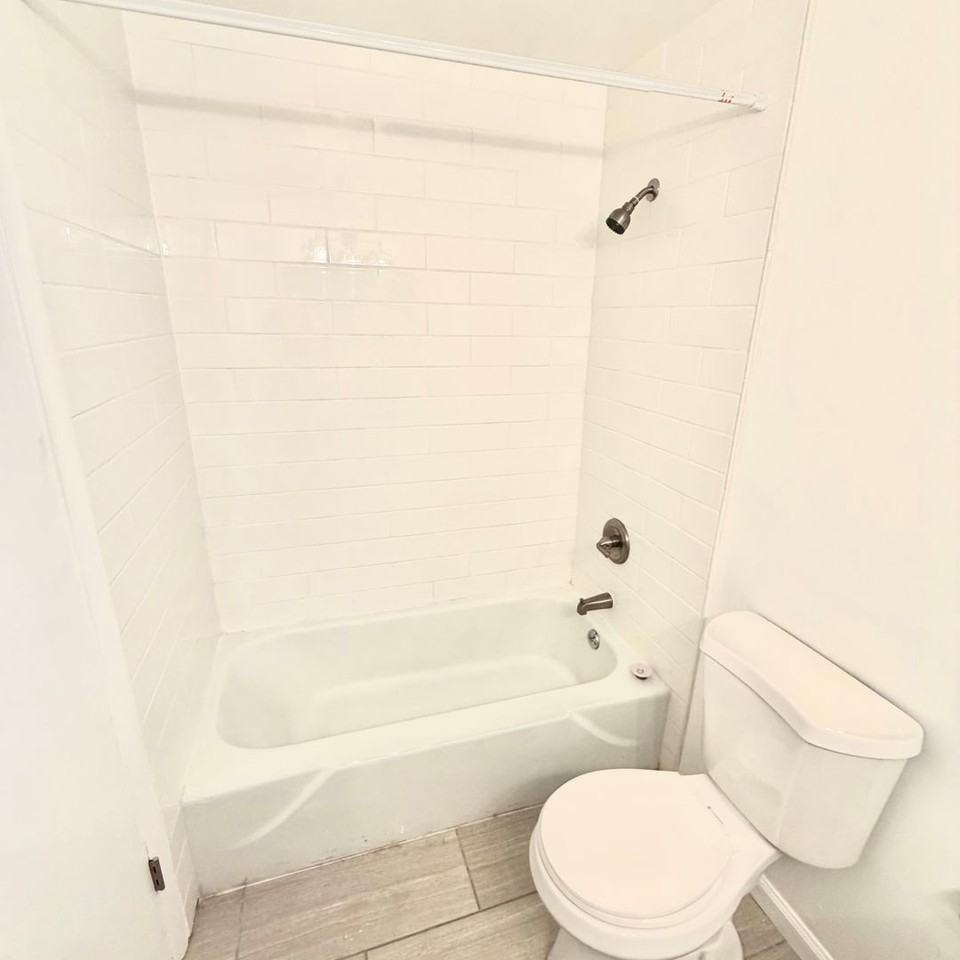 334 S Broadway #15 - Photo 4 of 6