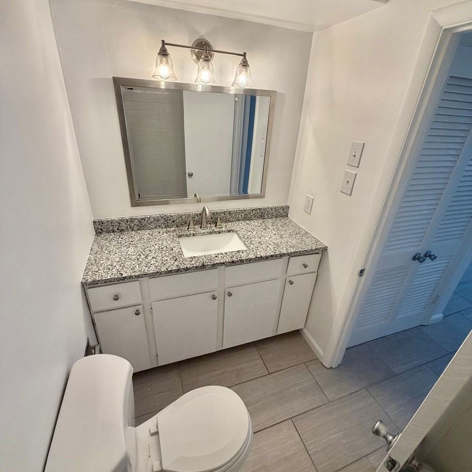 334 S Broadway #15 - Photo 5 of 6