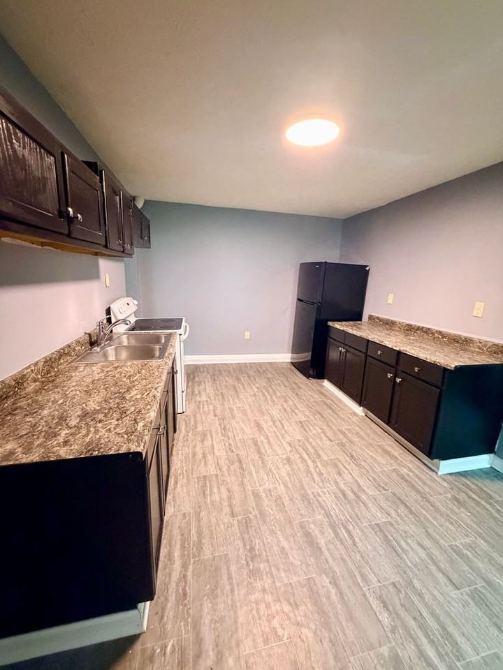 268 E Loudon Ave #2 - Photo 2 of 14