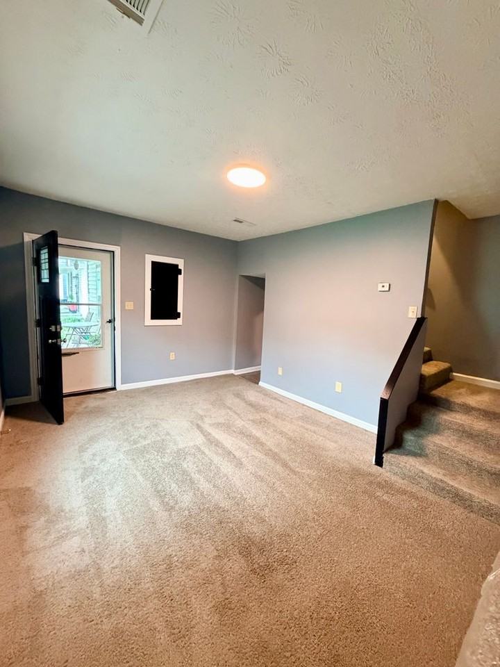 268 E Loudon Ave #2 - Photo 3 of 14