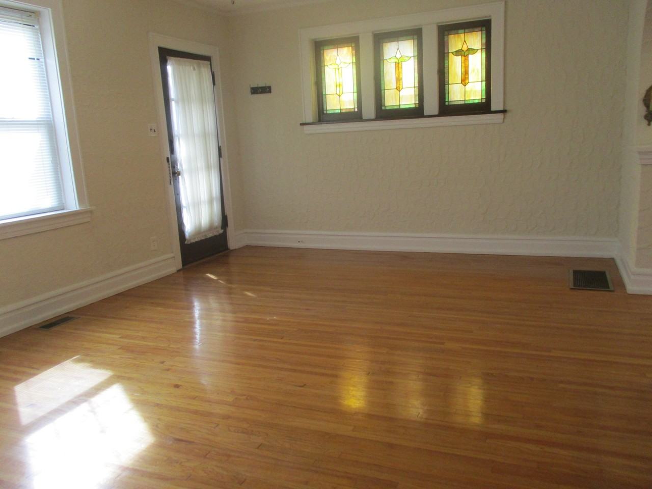 1081 Terrace Dr #1 - Photo 4 of 26