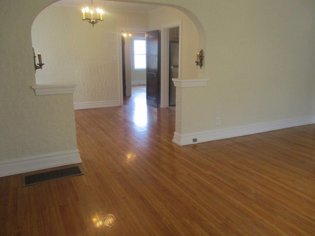 1081 Terrace Dr #1 - Photo 5 of 26
