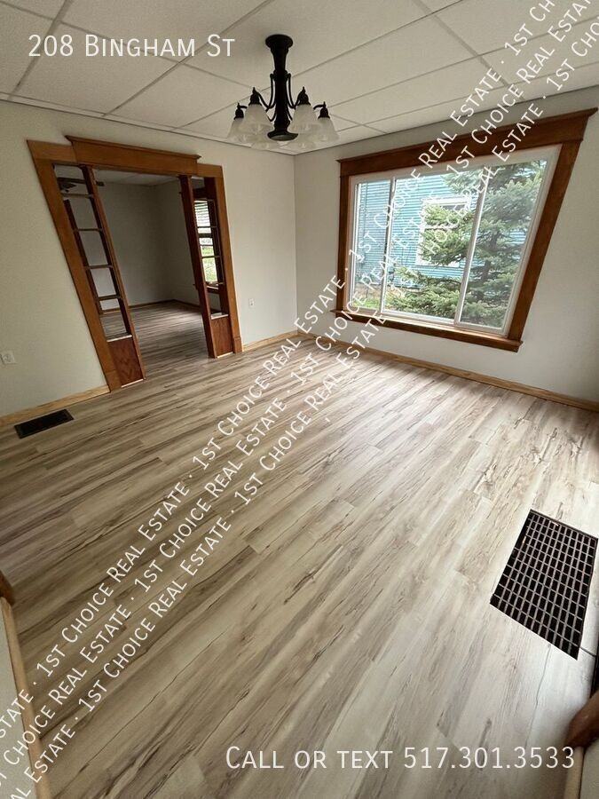 208 S Bingham St - Photo 3 of 19