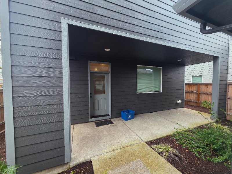 877 Park Ave Ne - Photo 7 of 50