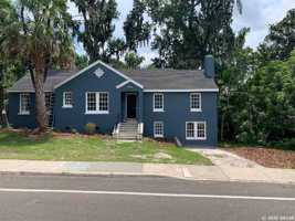 featured image of 929 Sw 13th St