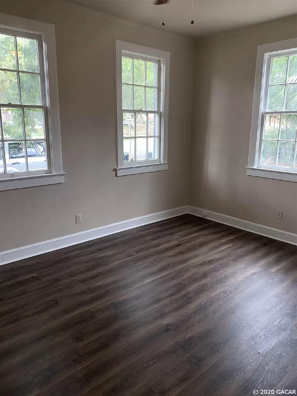 929 Sw 13th St - Photo 2 of 16