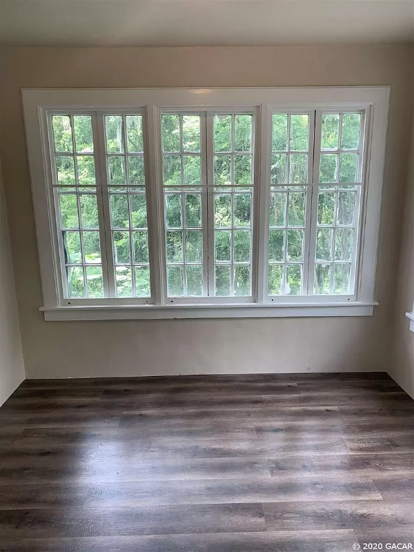 929 Sw 13th St - Photo 4 of 16