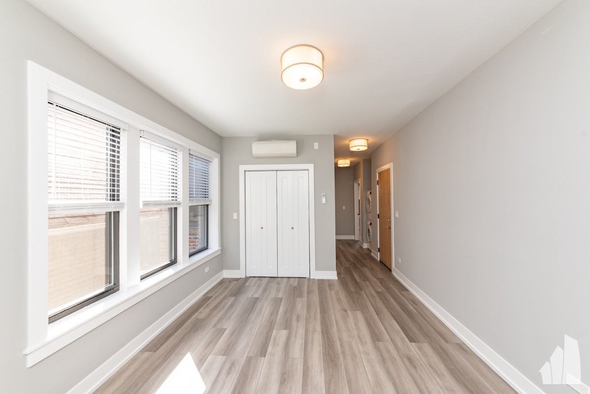 3939 N Janssen Ave #N2 - Photo 3 of 8