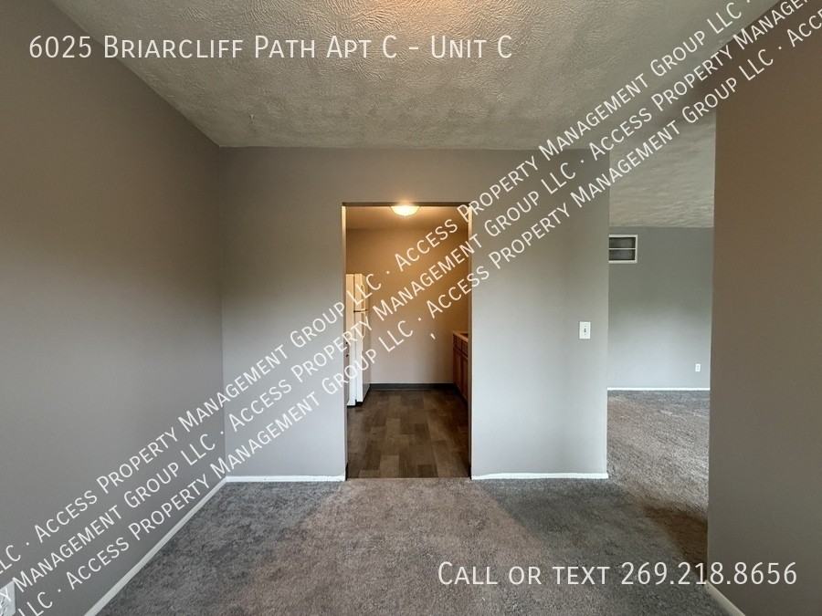 6025 Briarcliff Path Apt C #C - Photo 5 of 12