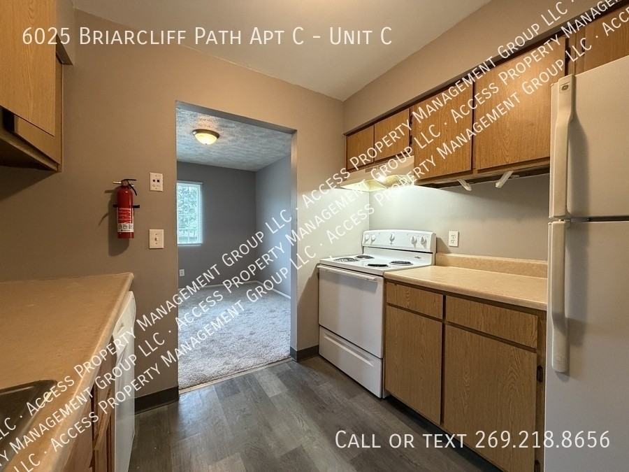 6025 Briarcliff Path Apt C #C - Photo 7 of 12