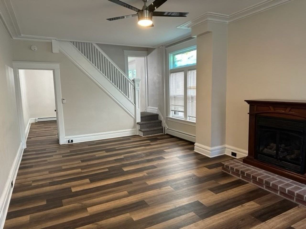 2342 Ellerslie St - Photo 2 of 17