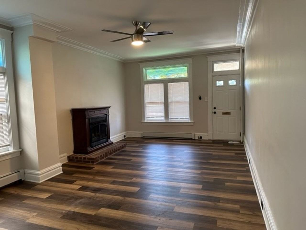 2342 Ellerslie St - Photo 3 of 17