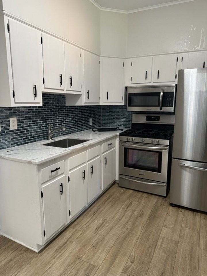 2342 Ellerslie St - Photo 7 of 17