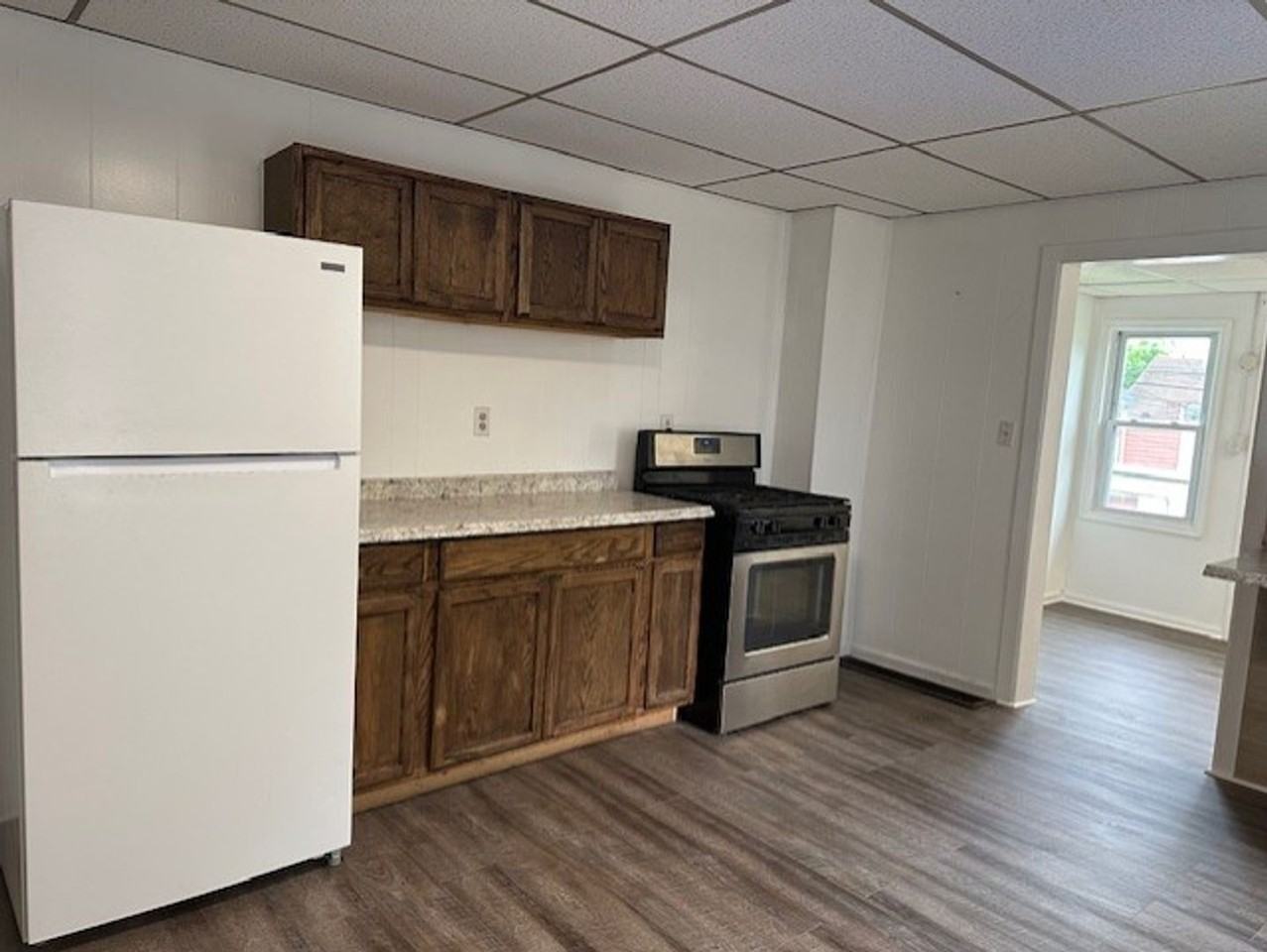 526 N 2nd St - Photo 5 of 16