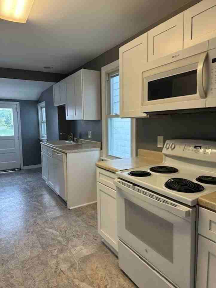 60 Hummel Ave #REAR - Photo 4 of 18