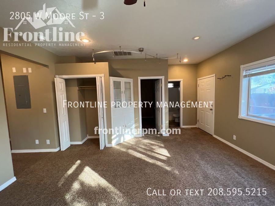 2805 W Moore St #3 - Photo 3 of 15