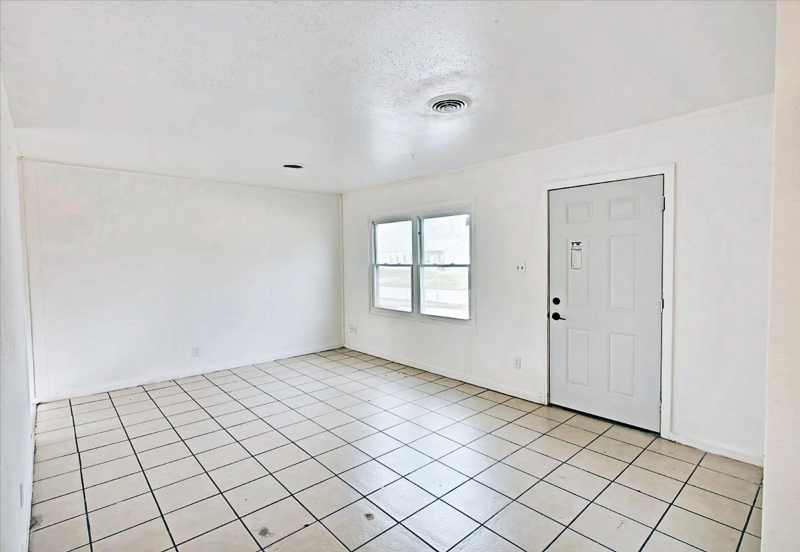 824 Saint Monica Dr - Photo 4 of 27