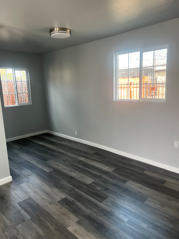 427 E 98th St #1-4 - Photo 7 of 8