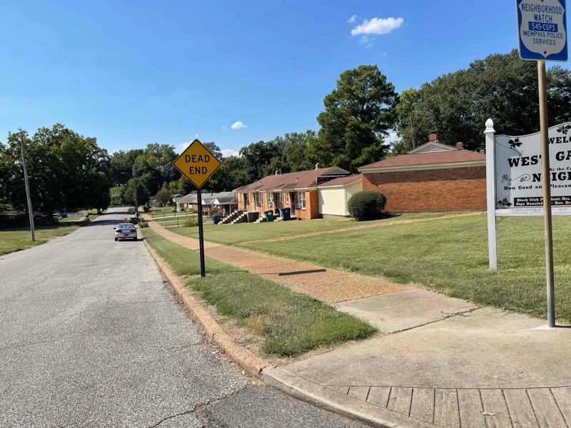 2173 Kansas St - Photo 2 of 3