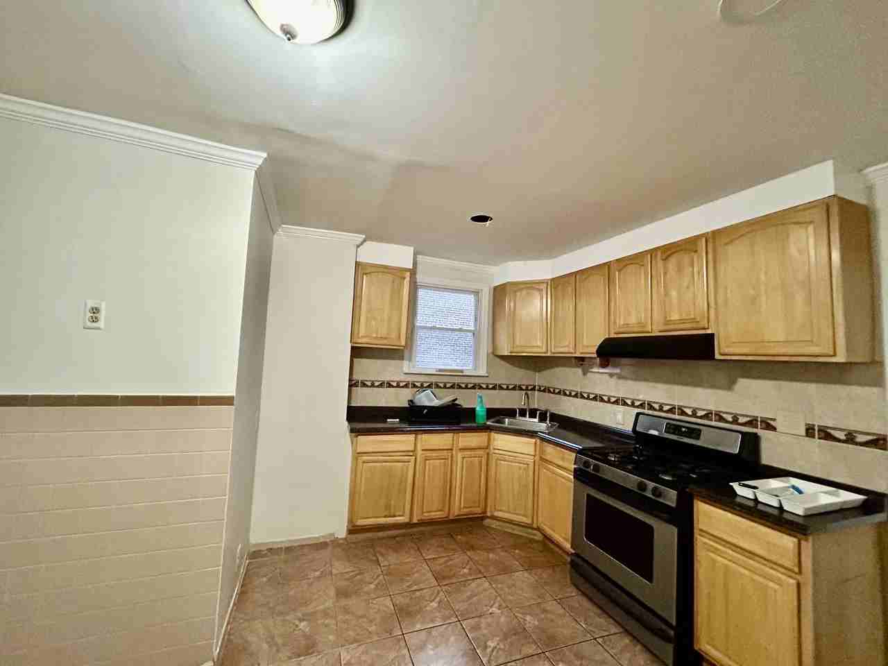 134 Davenport Ave #1 - Photo 4 of 5