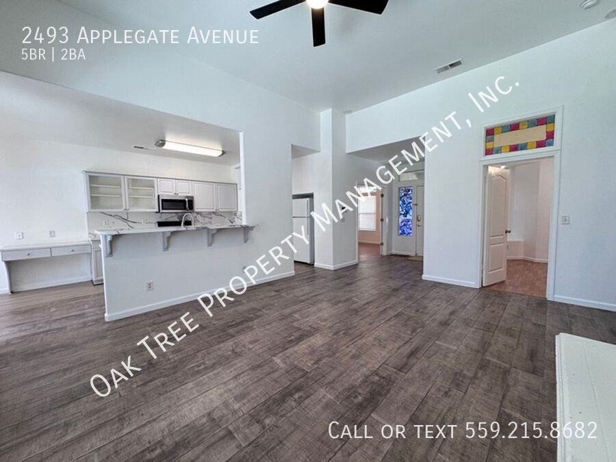 2493 Applegate Ave - Photo 3 of 18
