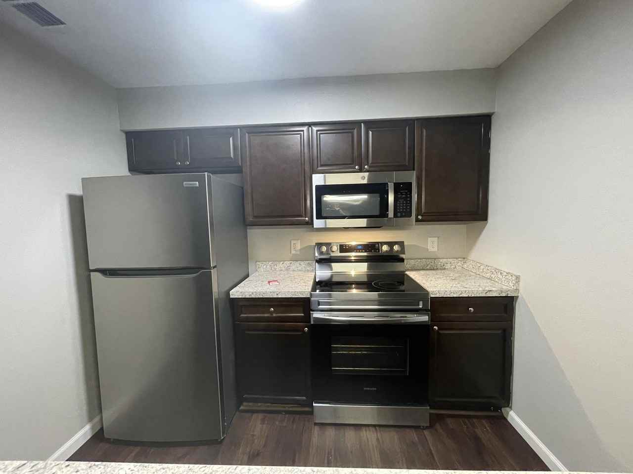 2920 Se 53rd Ct #D - Photo 2 of 17