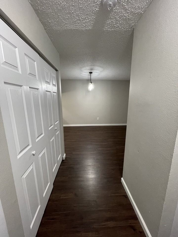 2920 Se 53rd Ct #D - Photo 4 of 17