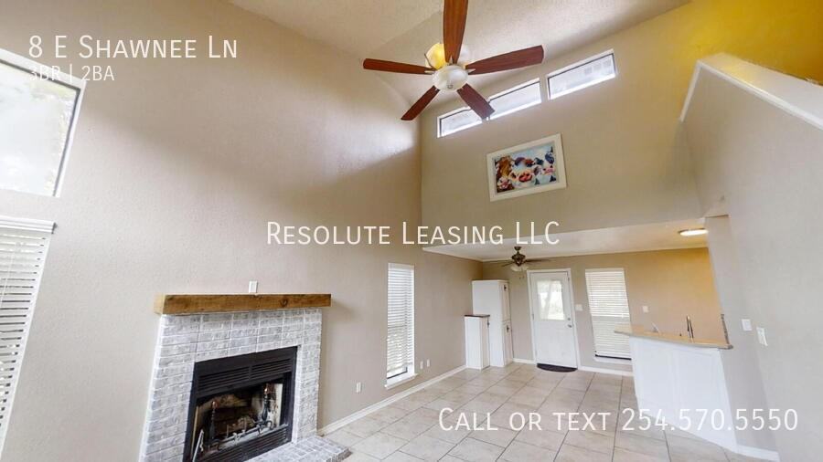 8 E Shawnee Ln - Photo 3 of 28