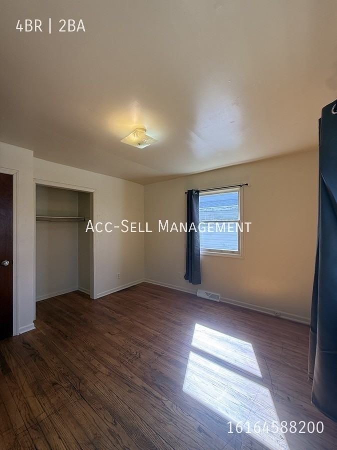 530 Hall St Se - Photo 2 of 20