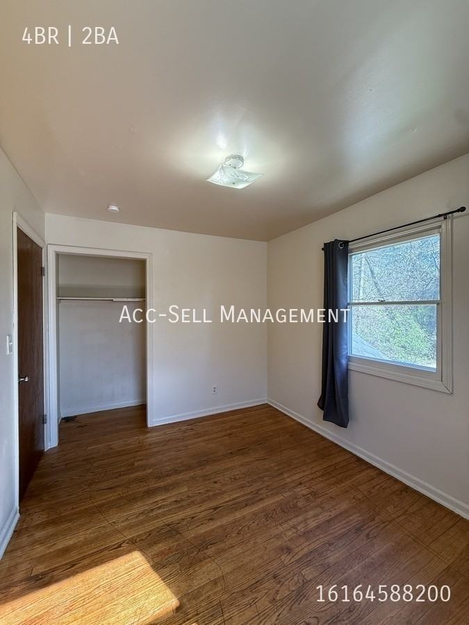 530 Hall St Se - Photo 4 of 20