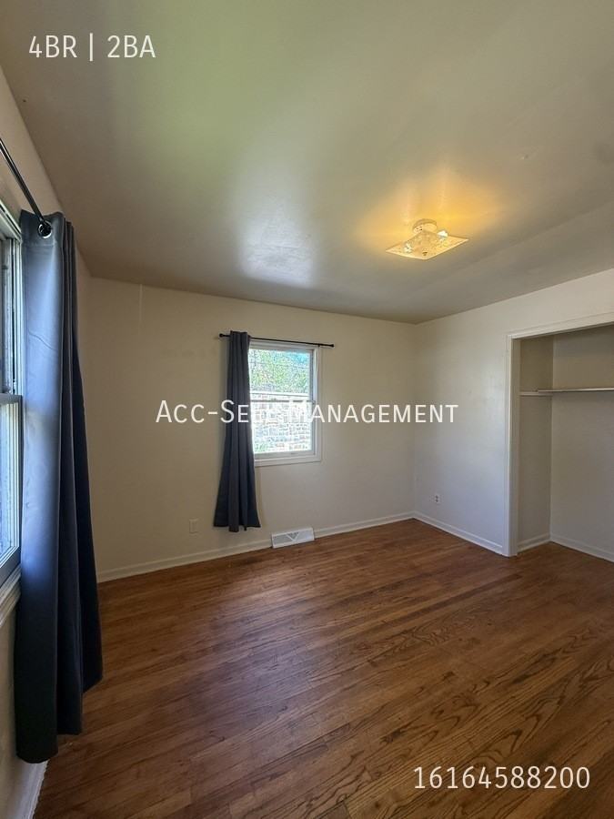 530 Hall St Se - Photo 7 of 20