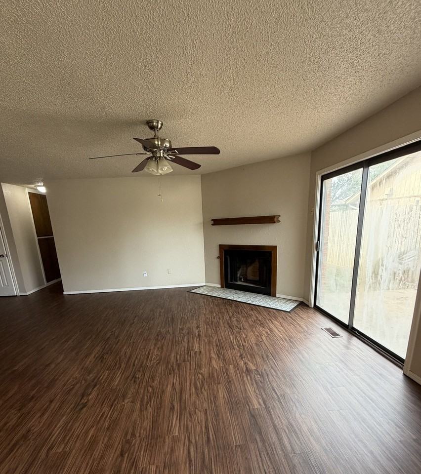 7136 Nw 115th St - Photo 3 of 15