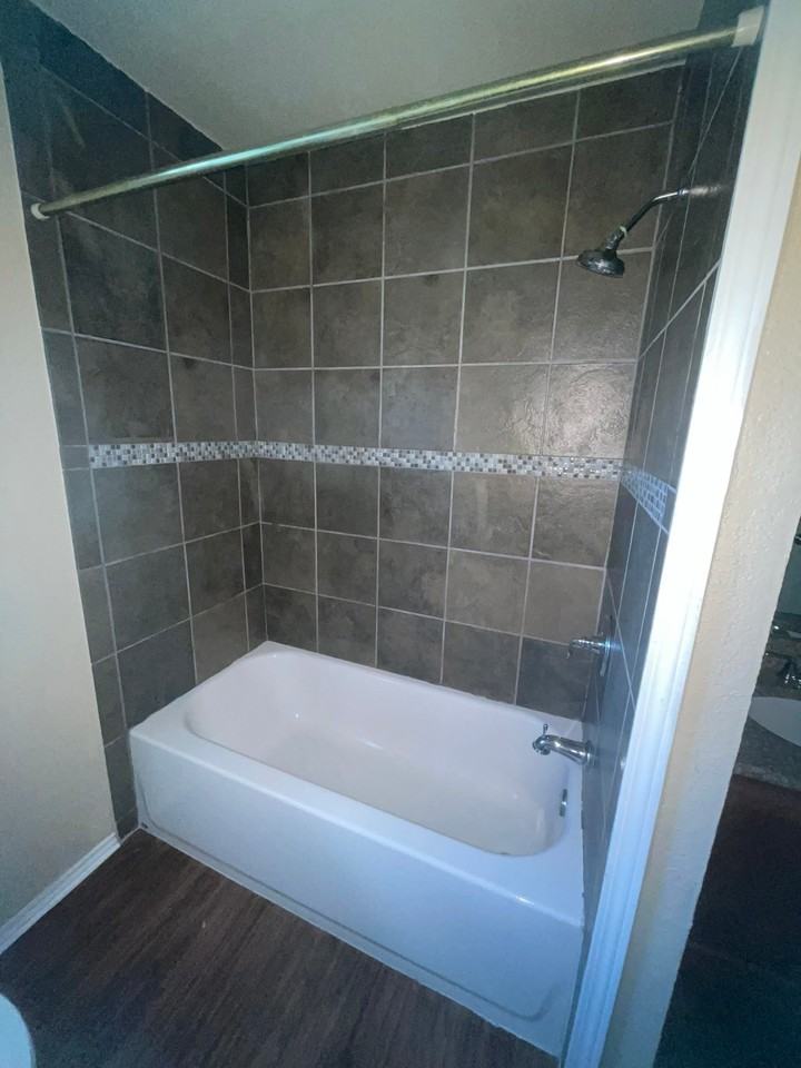 417 Nw 22nd St #B - Photo 4 of 14