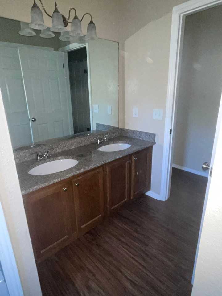 417 Nw 22nd St #B - Photo 5 of 14