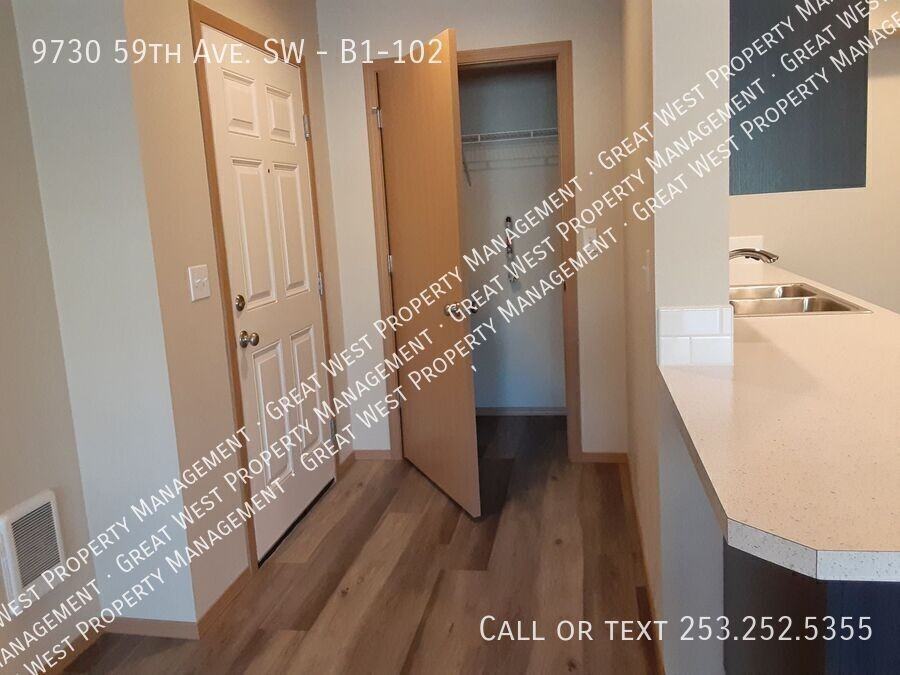 9730 59th Ave Sw - Photo 4 of 30