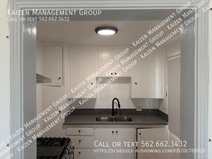 450 W 20th St #5 - Photo 5 of 11