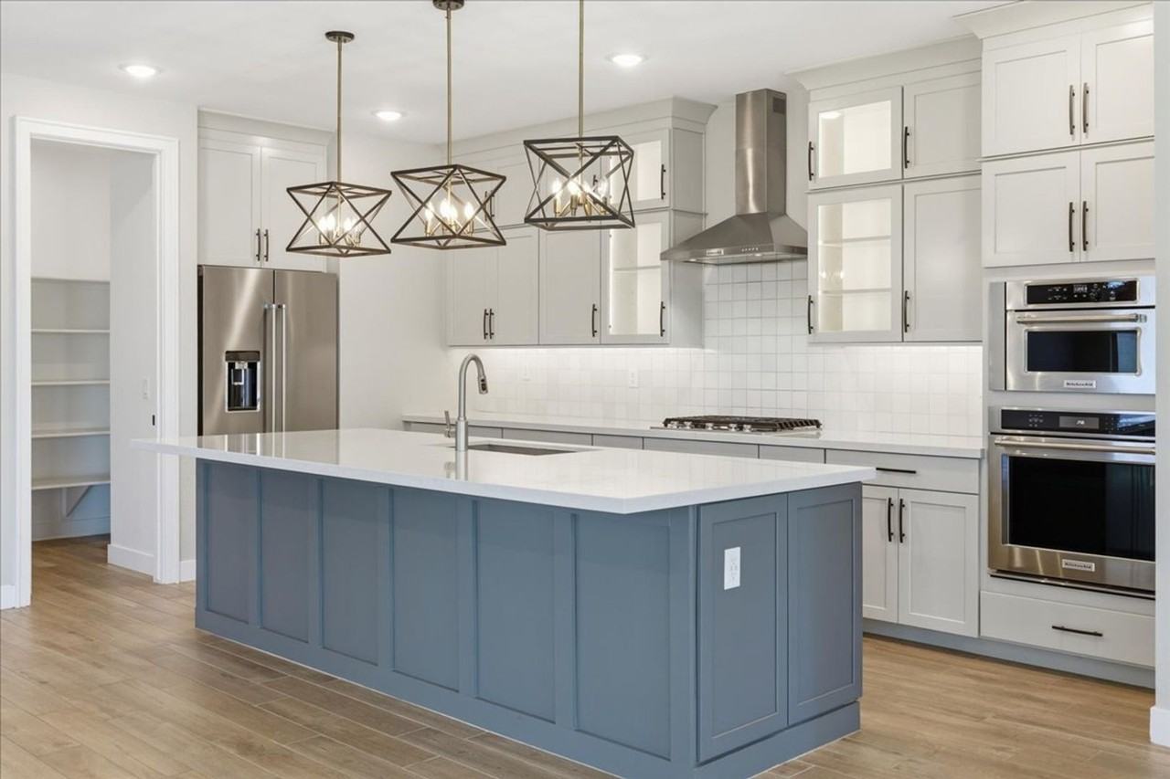 2225 N 140th Dr - Photo 5 of 40