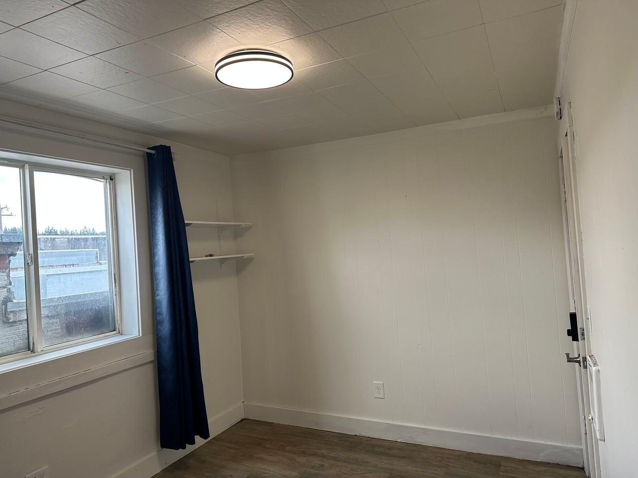 341 S Broadway St - Photo 4 of 4