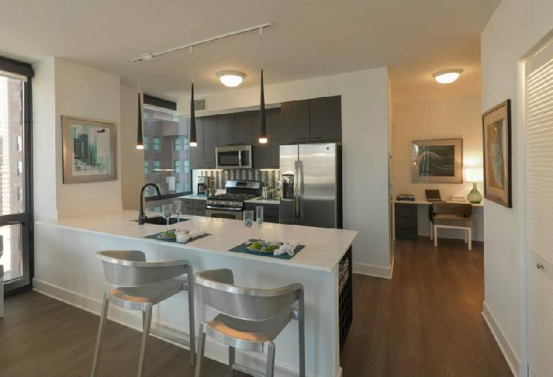 163 N Wabash Ave - Photo 2 of 18