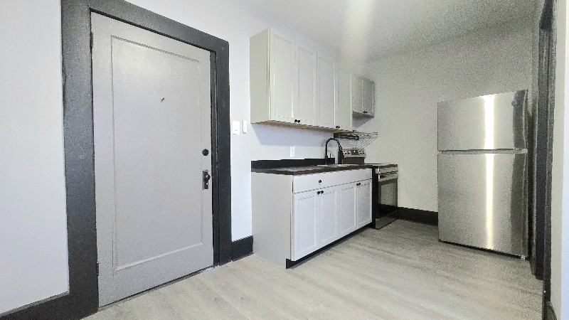 404 Saint Philip St #3E - Photo 3 of 8