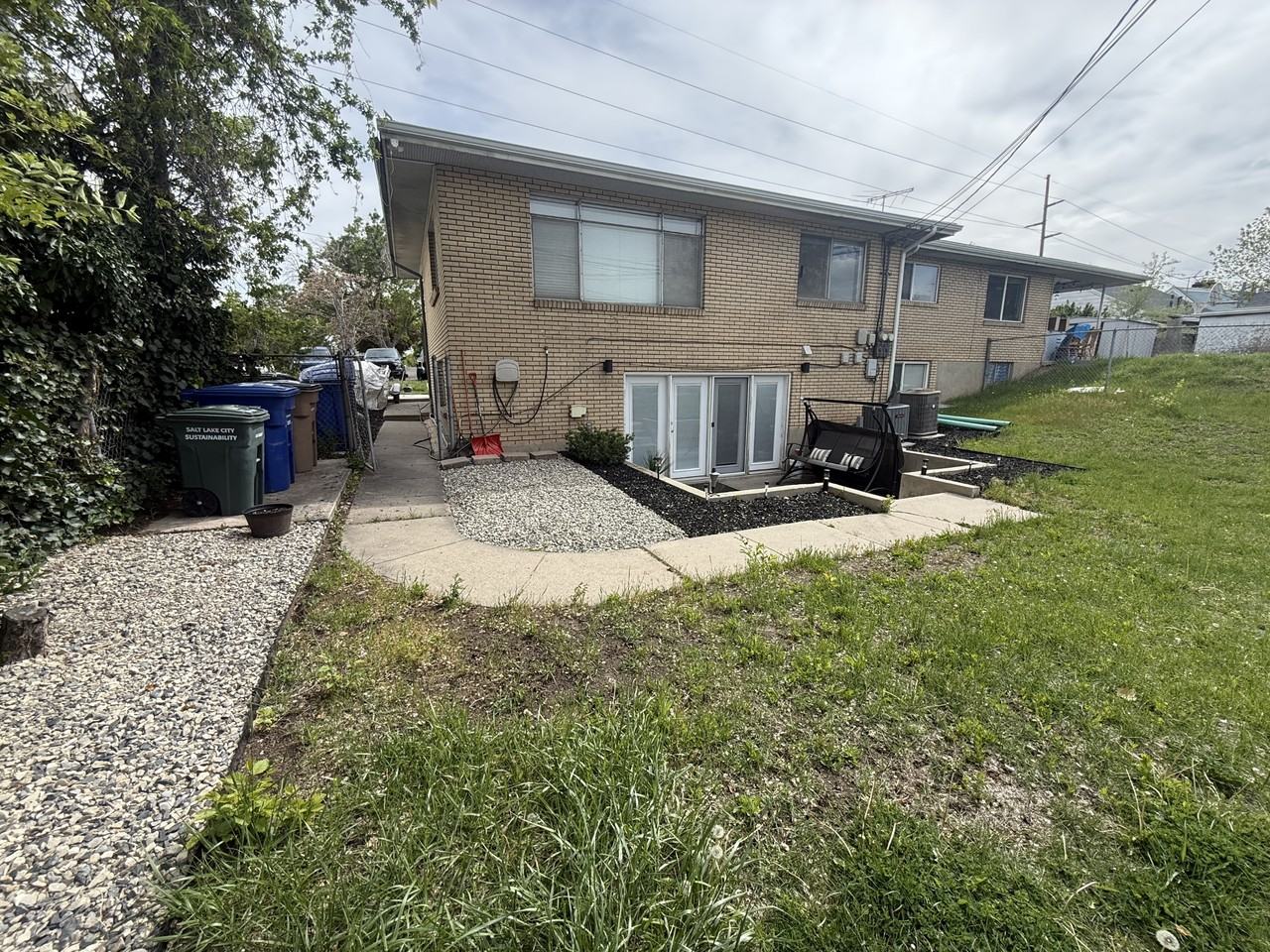 1645 E Parkway Ave #1645B - Photo 2 of 13