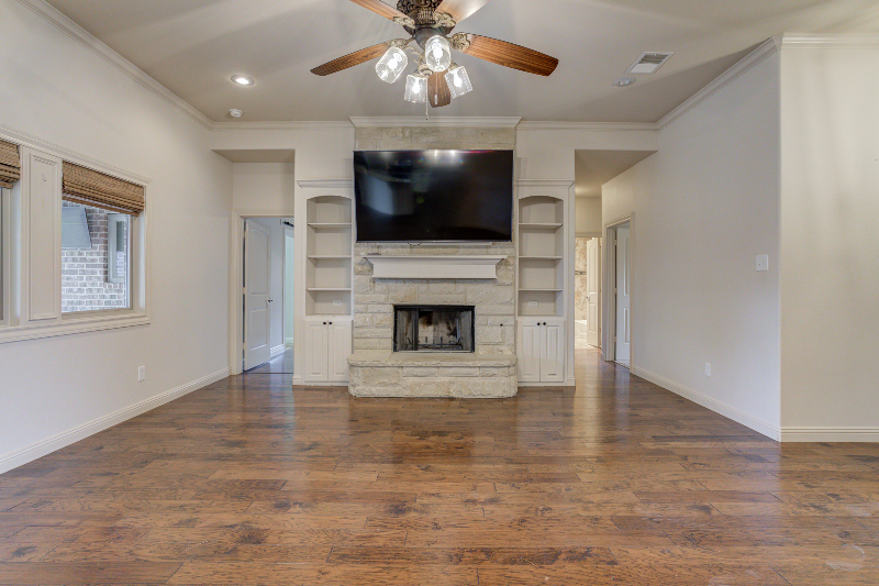 803 Avenue S - Photo 4 of 20