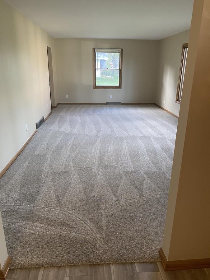18105 Milwaukee Ave - Photo 3 of 29