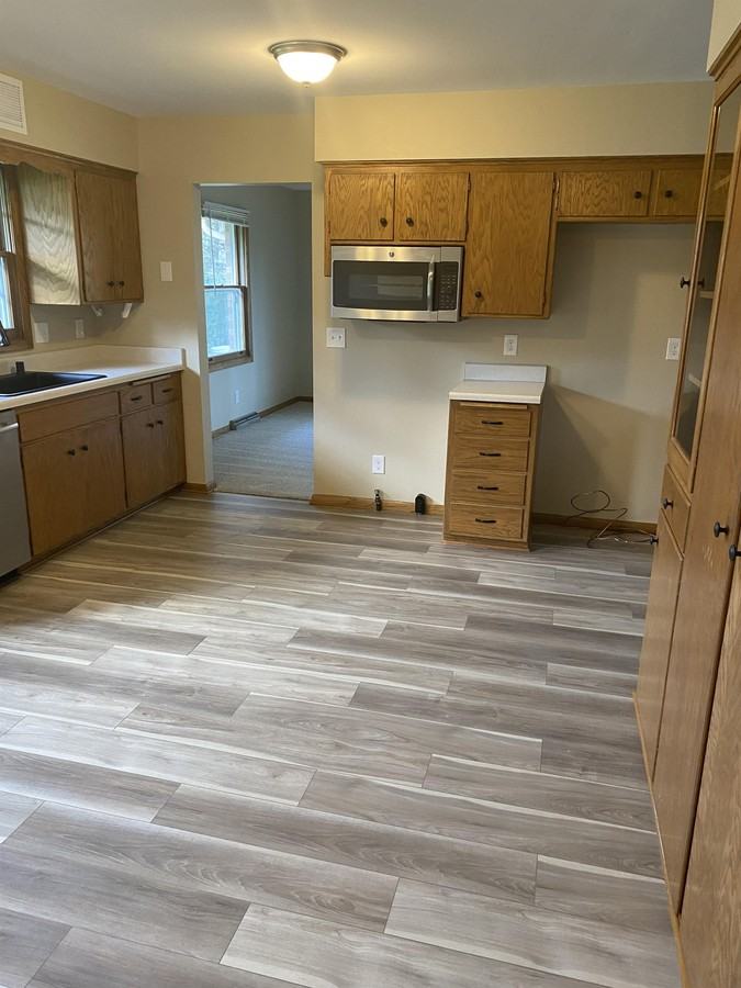 18105 Milwaukee Ave - Photo 5 of 29