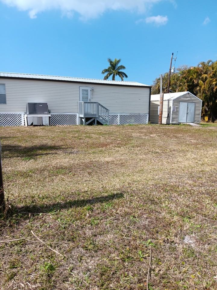 5540 Rainbow Dr - Photo 2 of 9